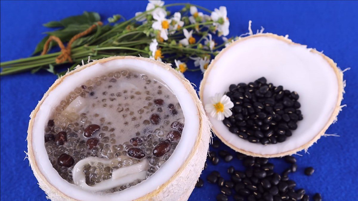 2 Ways to Cook Delicious Creamy Sweet Thai Black Bean Pudding 2 Sweet and creamy Thai-style black bean dessert