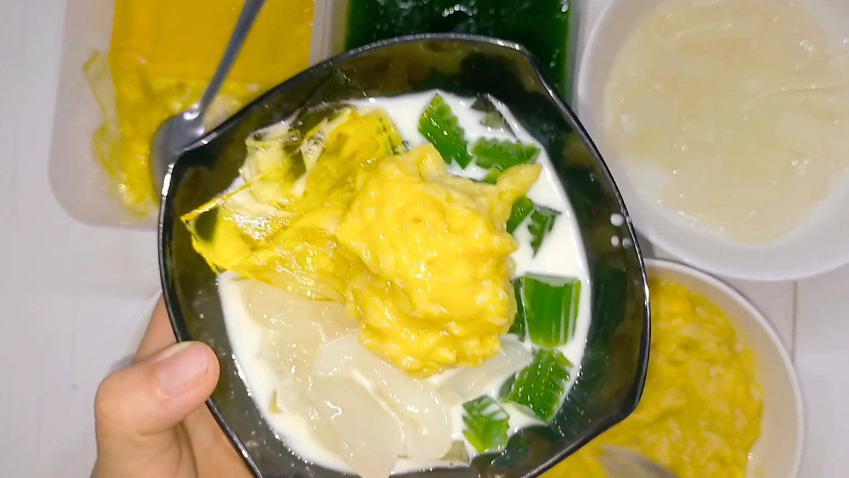 Durian Palm Fruit Coconut Jelly with Pandan Leaves