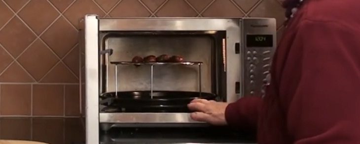 Step 2 Roast the chestnuts Roast chestnuts in the microwave