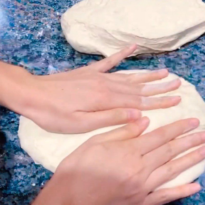 Step 4 Divide the dough and shape the bread for French baguette