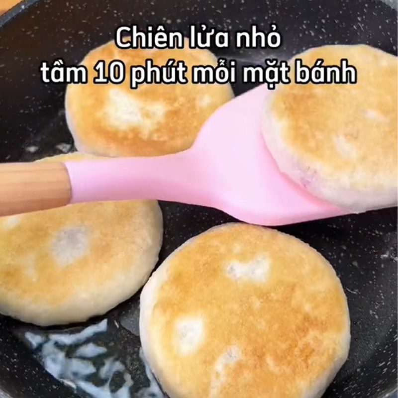 Step 4 Frying the Taro Sticky Rice Cake (Recipe shared from Tiktok Cooking with TasteVN)