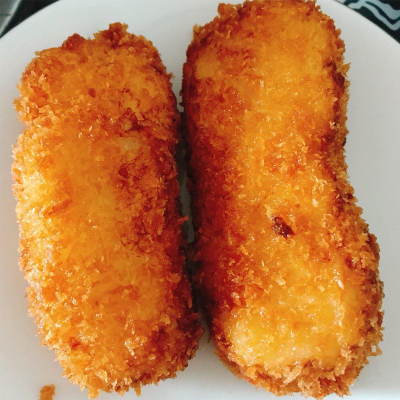 Step 5 Frying the cake Crispy fresh milk cake