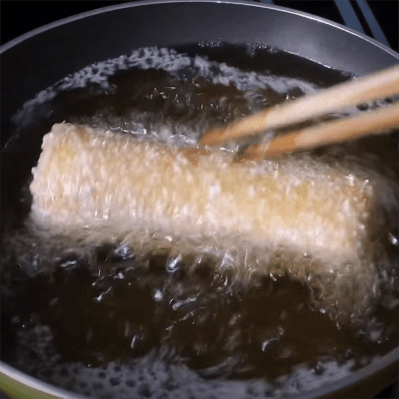 Step 3 Fry the bread sausage cheese roll