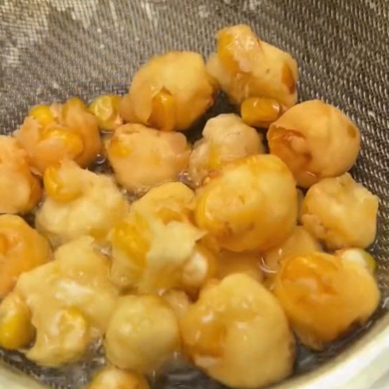Step 2 Frying corn Fried corn (Recipe shared from Tiktok Cooking with TasteVN)