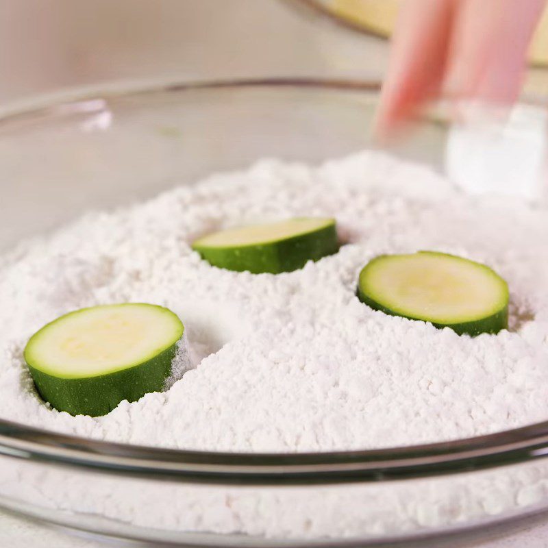 Step 3 Fry the zucchini Fried Zucchini with Cheese