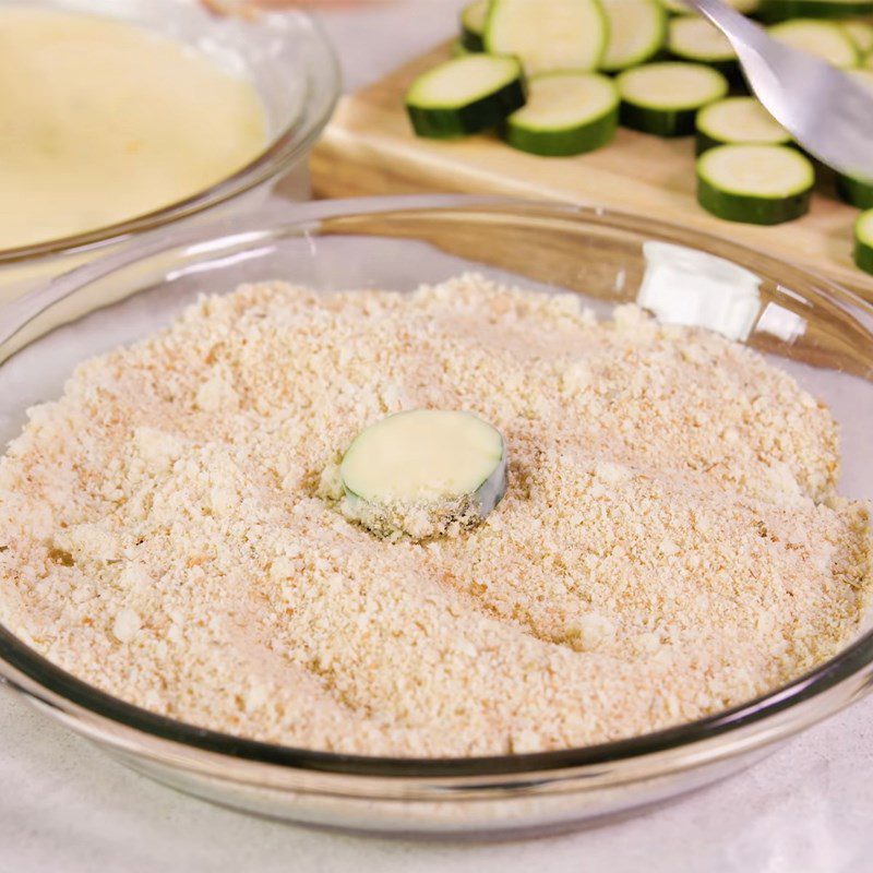 Step 3 Frying zucchini Cheese fried zucchini