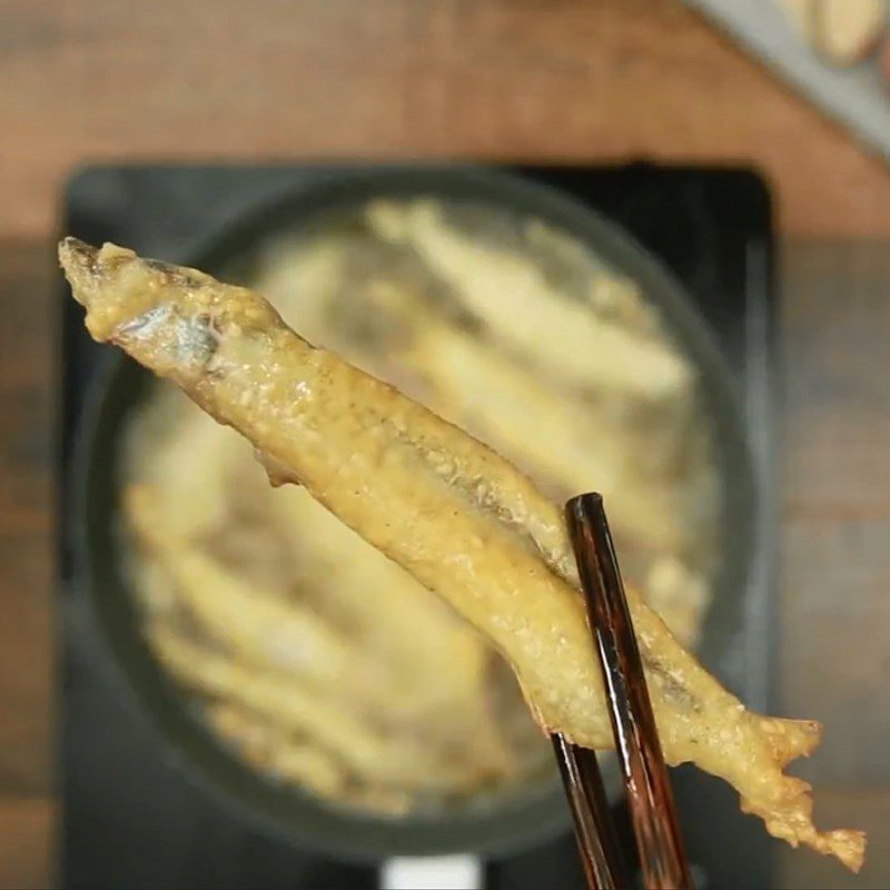 Step 3 Frying Fish Fried Fish