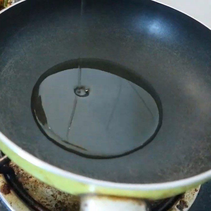 Step 4 Fry the fish Fried mackerel