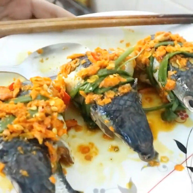 Step 4 Fry the fish Fried mackerel