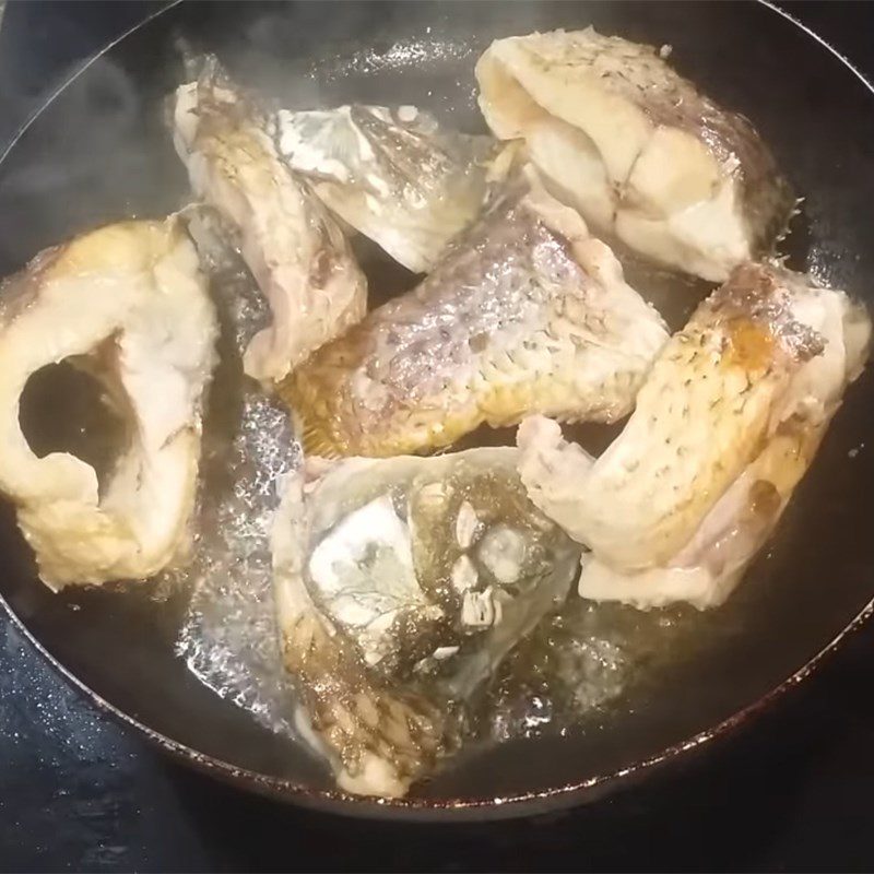 Step 3 Frying Fish Carp with White Radish