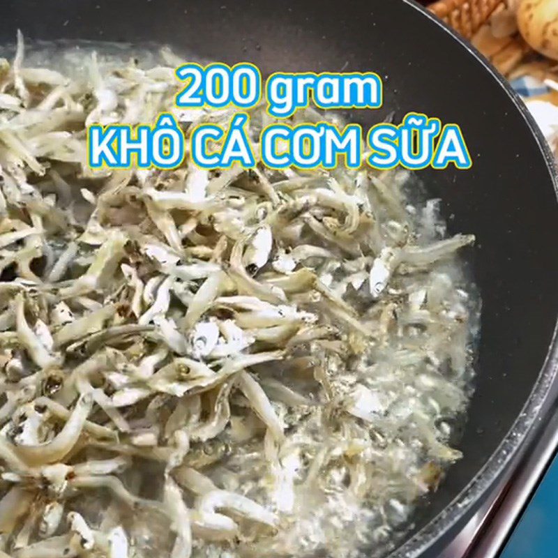 Step 1 Fry the Anchovies Fried Anchovy with Garlic Fish Sauce (Recipe shared from TikTok Let's Cook with TasteVN)