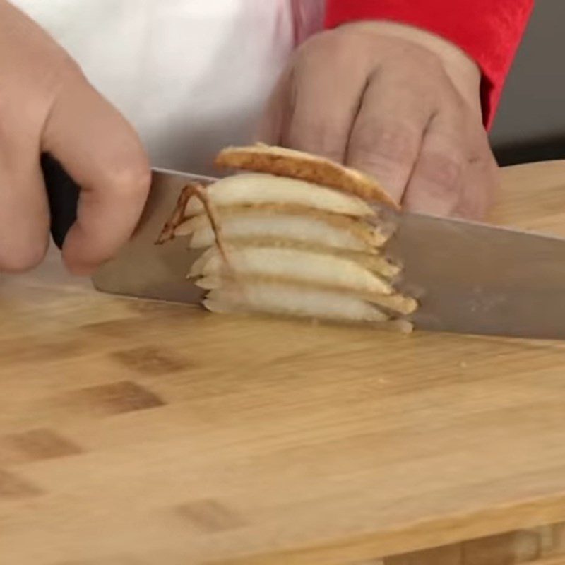Step 3 Fry the ingredients Vegetarian steamed bread