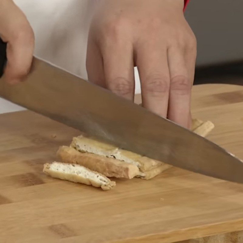 Step 3 Fry the ingredients Vegetarian steamed bread