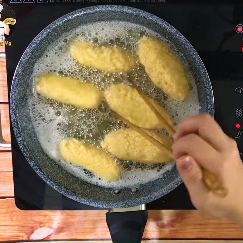 Step 3 Fry the bananas Fried Bananas