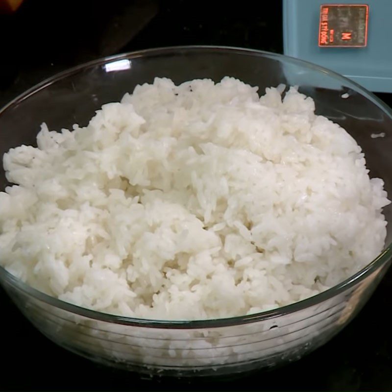 Step 3 Fry the rice Vegetarian fried rice bowl