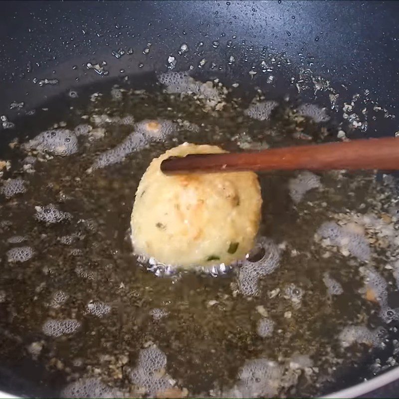 Step 4 Fry the rice Leftover rice wrapped around quail eggs fried