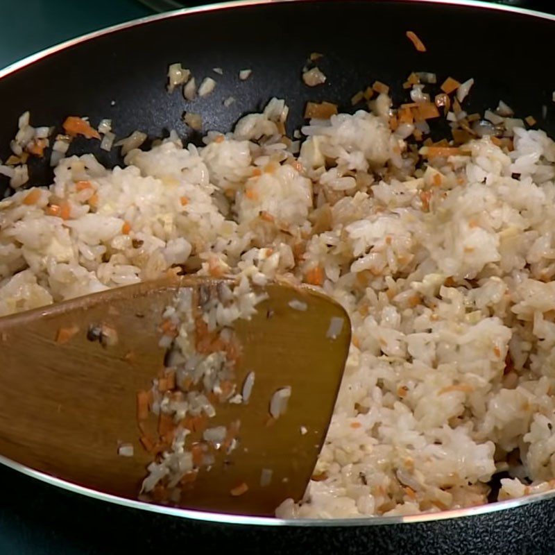 Step 3 Frying rice Vegetarian fried rice