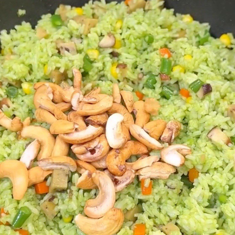 Step 4 Fry rice Fried rice with shiitake mushrooms