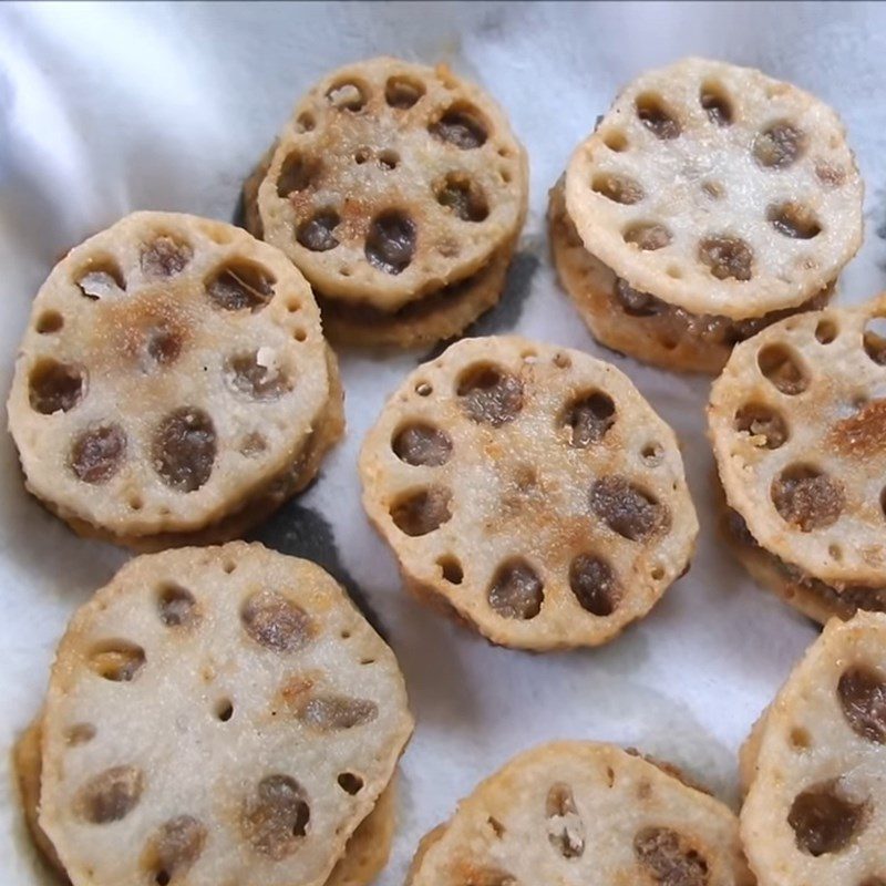 Step 4 Frying Lotus Root with Fried Beef