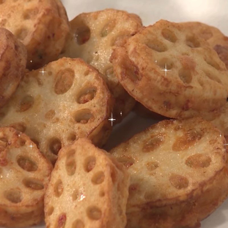 Step 4 Frying lotus root Fried lotus root with fish cake