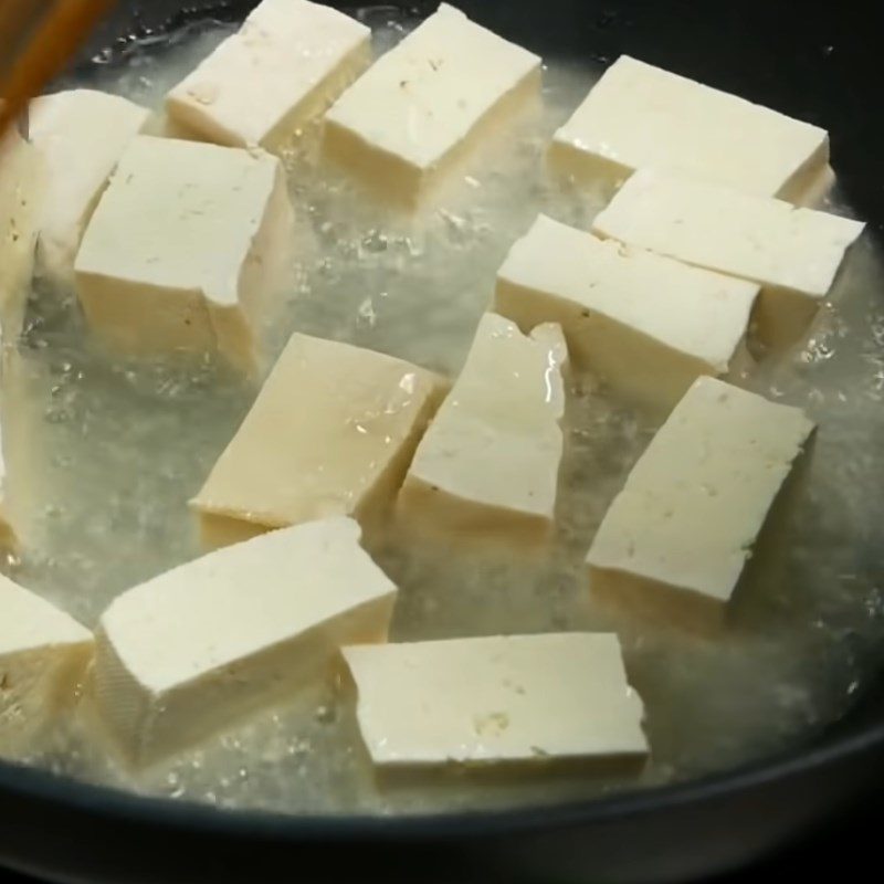 Step 2 Frying tofu and eggplant Eggplant braised vegetarian