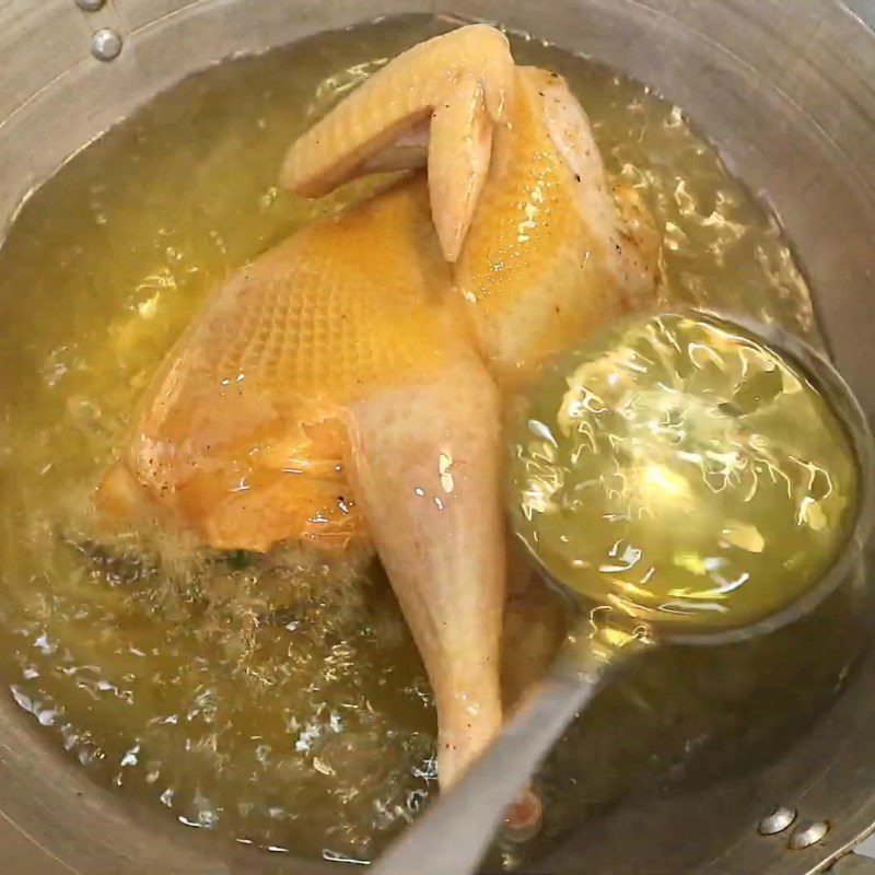 Step 3 Fry the chicken Fried chicken with whole mac mat leaves