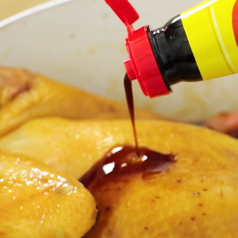 Step 3 Frying chicken Soy sauce steamed chicken