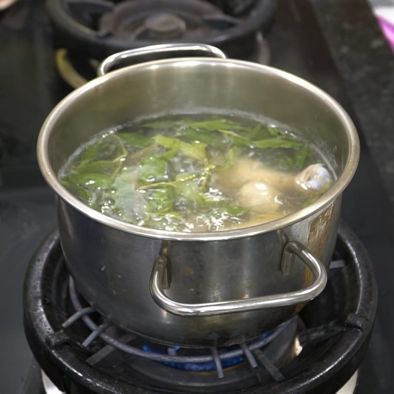 Step 3 Boil chicken Fried chicken with sesame and Vietnamese coriander