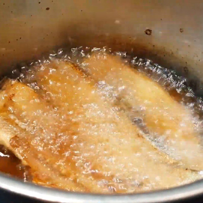 Step 2 Fry the dried fish Dried fish with garlic