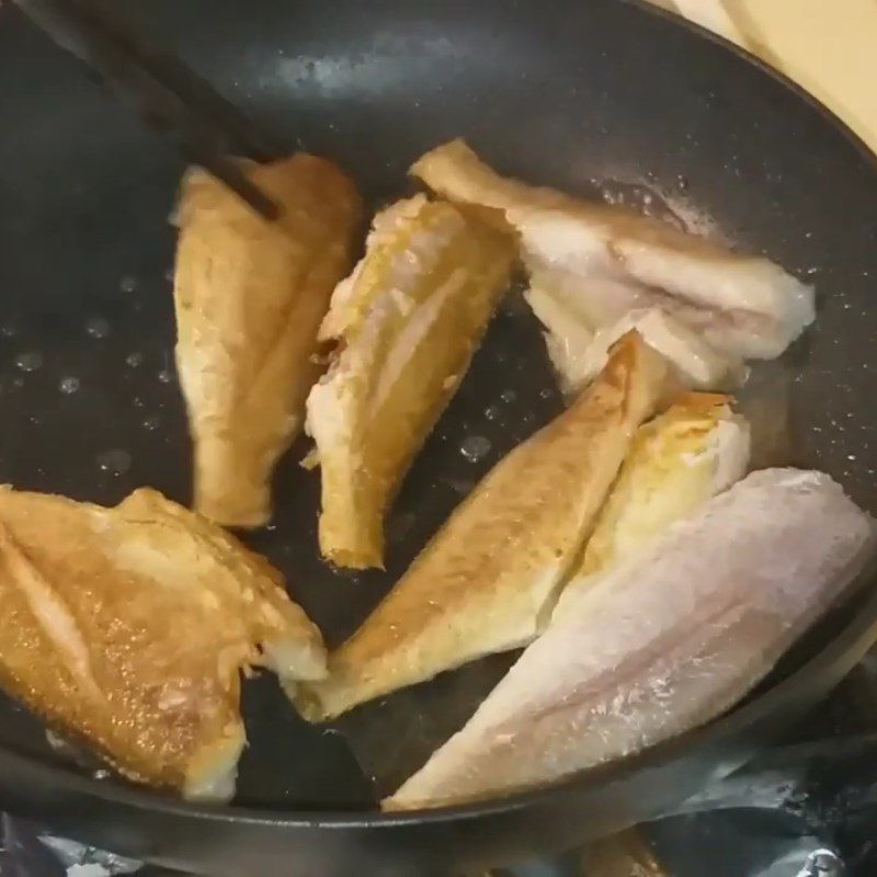 Step 2 Dry Frying Dried fish with garlic sauce