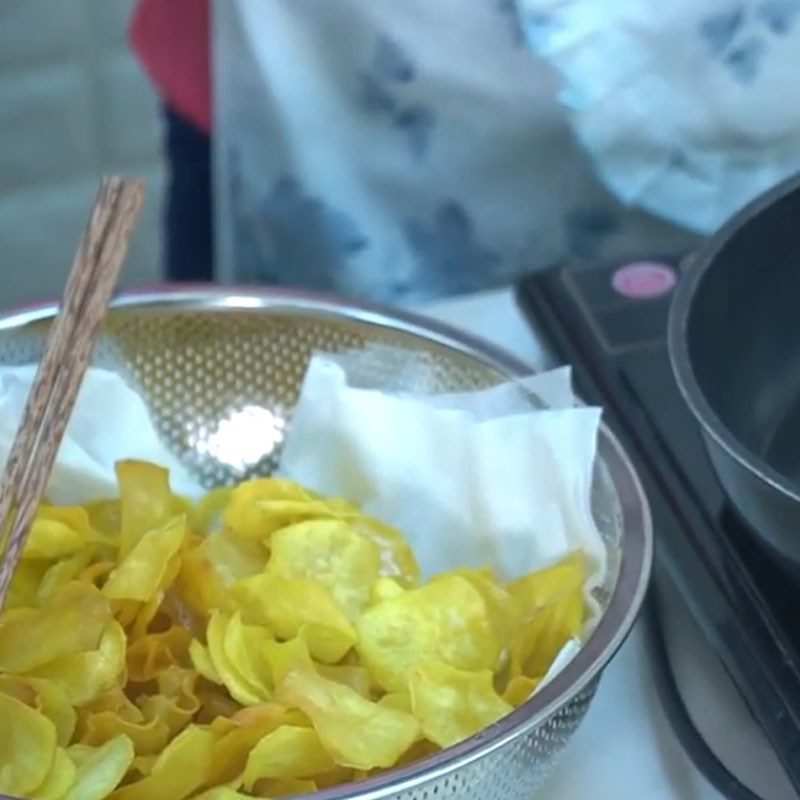 Step 2 Fry sweet potatoes Sweet potatoes with honey