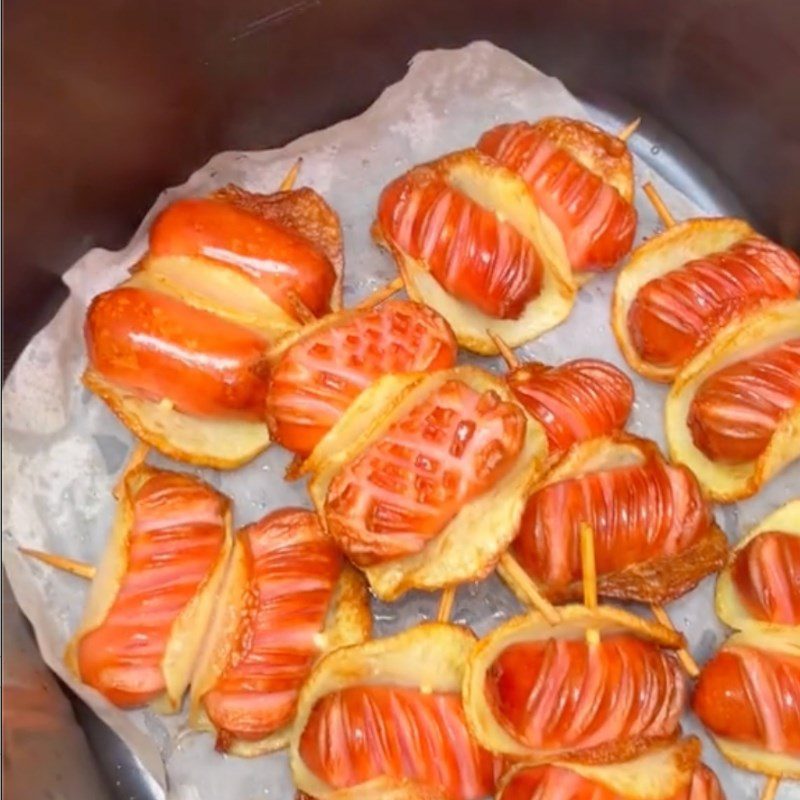 Step 3 Frying Potatoes Wrapped in Sausage Using an Air Fryer How to Make Fried Potatoes Wrapped in Sausage