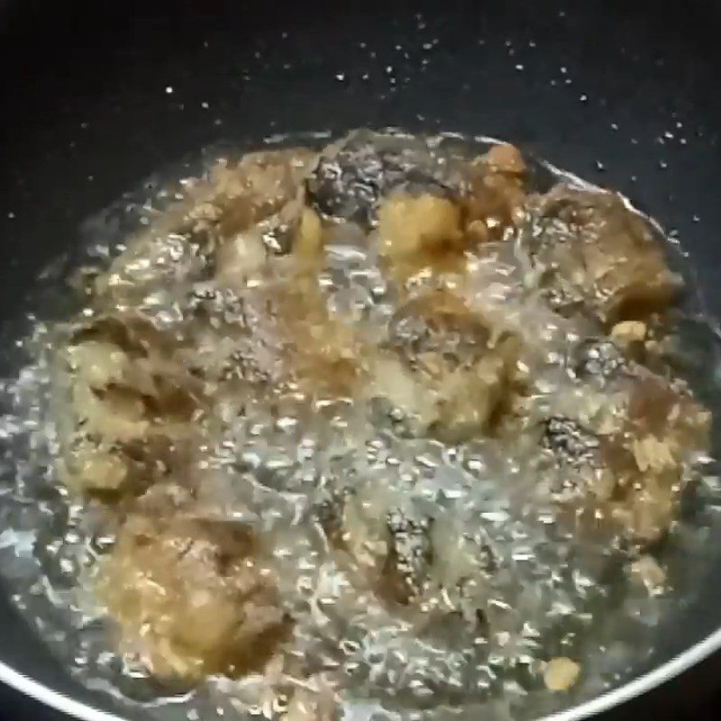 Step 4 Frying eel Crispy fried eel with tamarind sauce