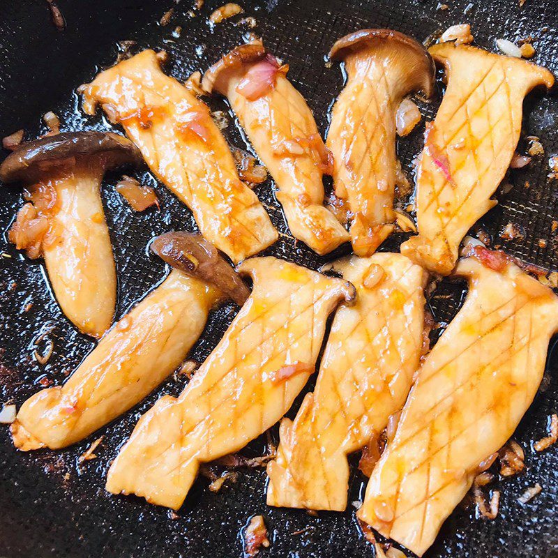 Step 3 Fry the mushrooms