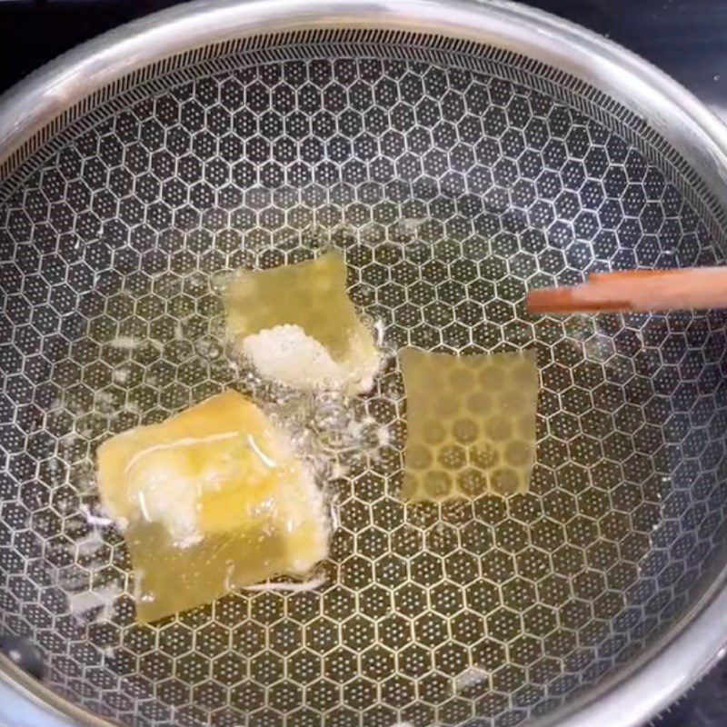 Step 4 Fried crispy Cao lau cakes Cao lau (Recipe shared by Tiktok Vegetarian Kitchen XANH)