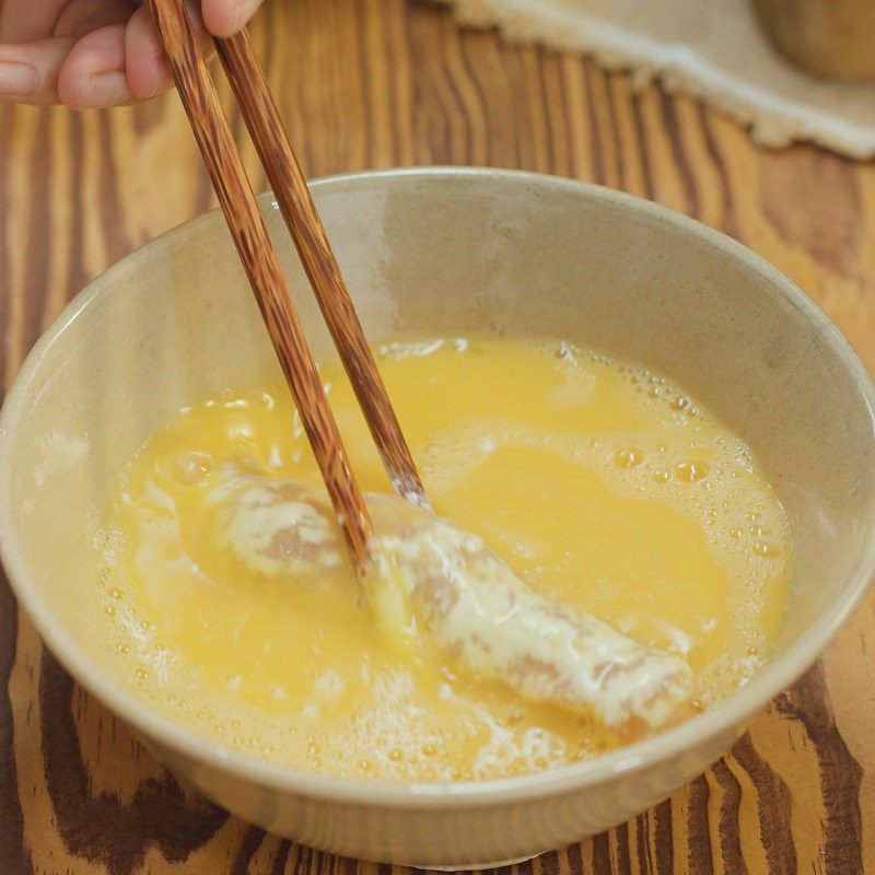 Step 2 Fry the pork rolls with cheese Crispy noodle mixed with mango