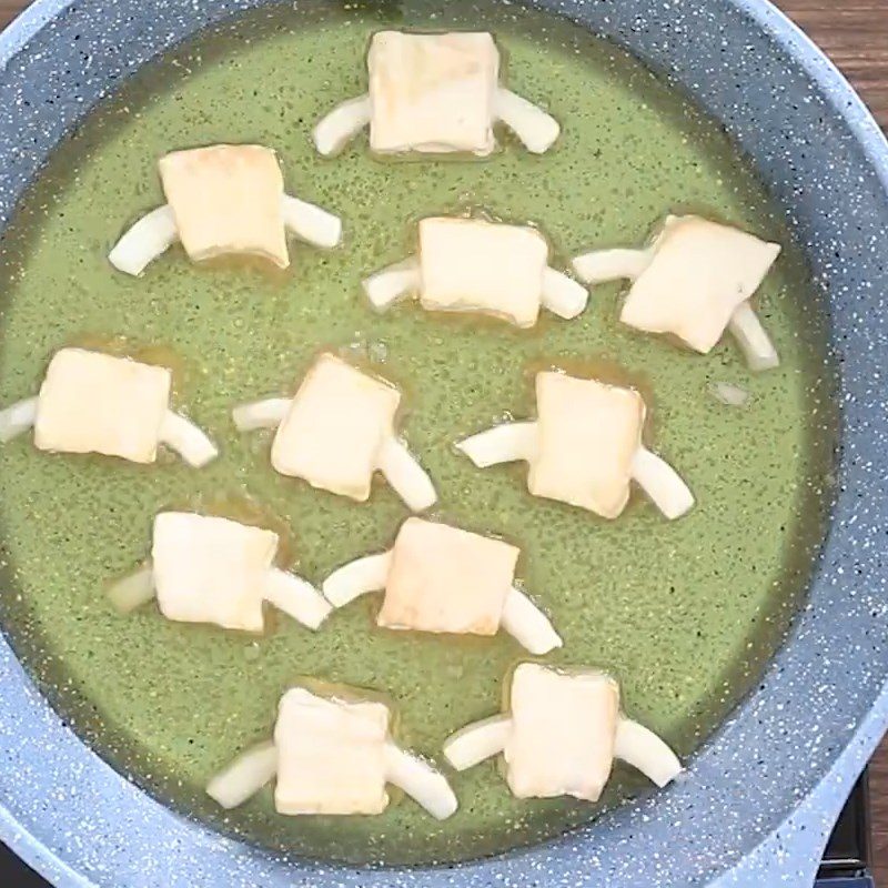 Step 1 Fry and shape the tofu for Sweet and Sour Stir-fried Ribs from Tofu