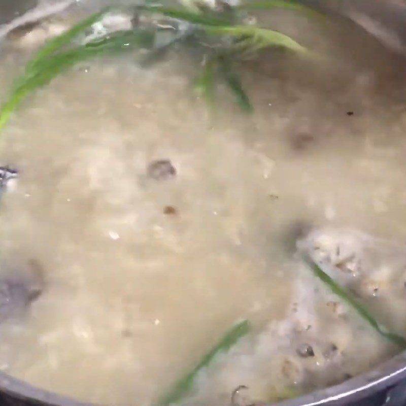 Step 8 Add razor clams, quail eggs, and dried shrimp to cook the porridge Razor clam porridge