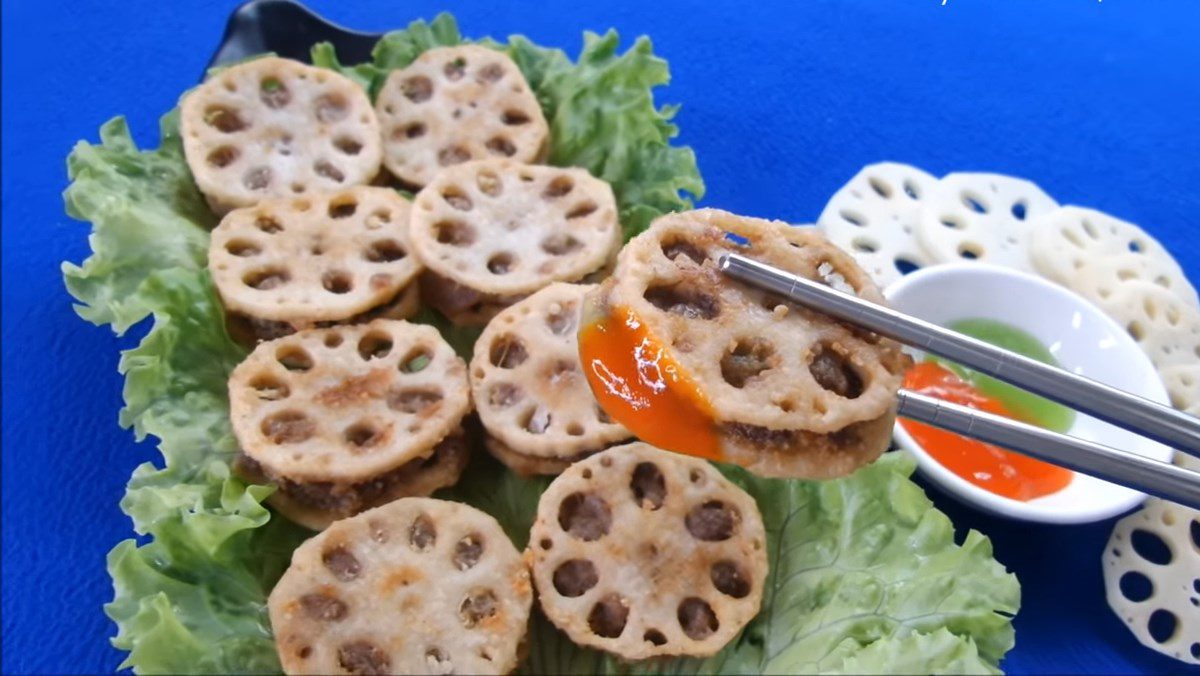 Crispy fried lotus root stuffed with beef