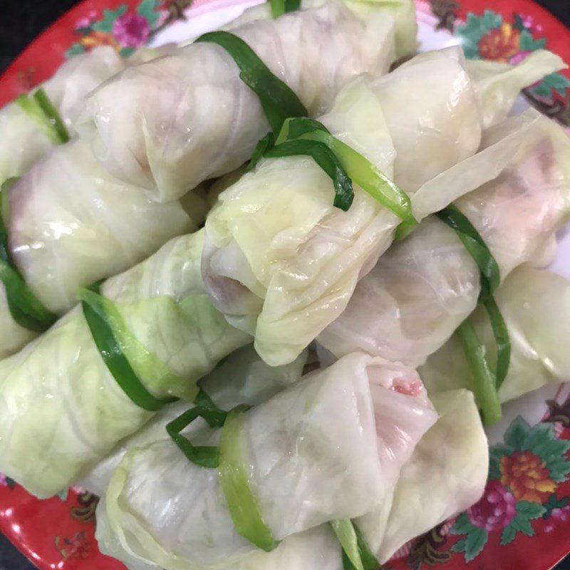 Step 3 Roll cabbage Cabbage rolls with tomato sauce