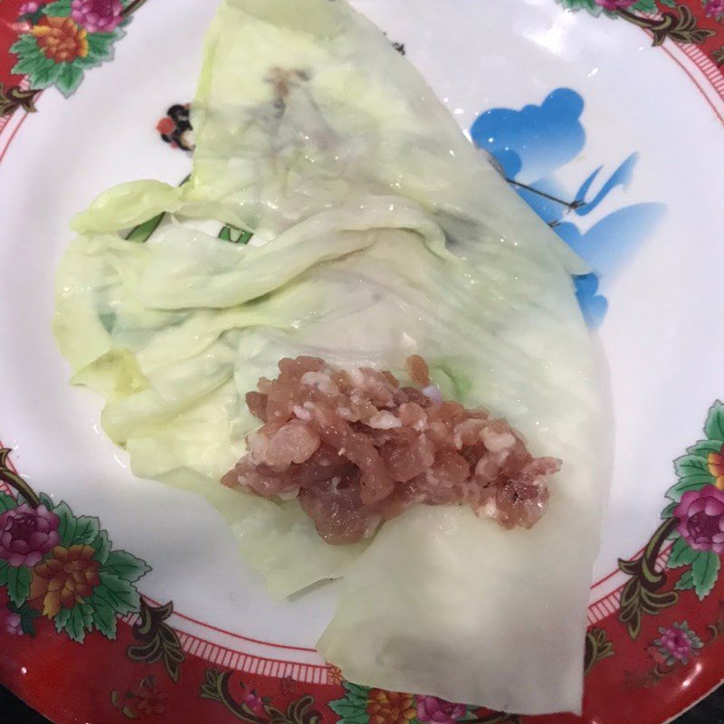 Step 3 Roll the cabbage Cabbage rolls with tomato sauce