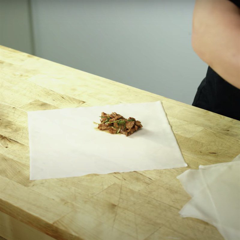 Step 4 Rolling spring rolls with duck (duck spring rolls)