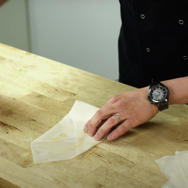 Step 4 Rolling spring rolls with duck (duck spring rolls)
