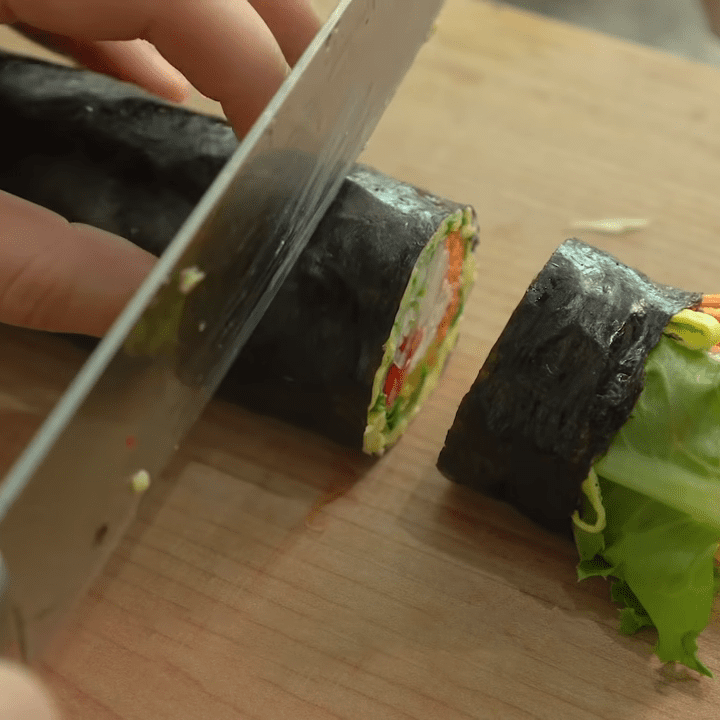 Step 4 Roll kimbap Chicken breast kimbap with vegetables