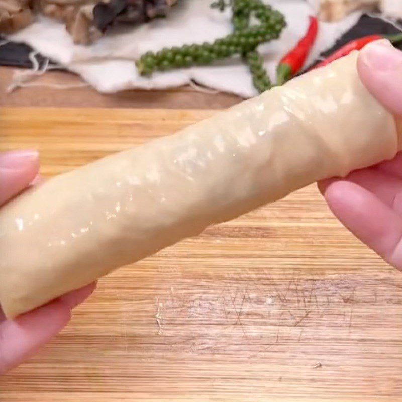 Step 3 Wrap the filling for vegetarian sausage with lemongrass mushrooms (Recipe shared by Tiktok Vegetarian Kitchen XANH)