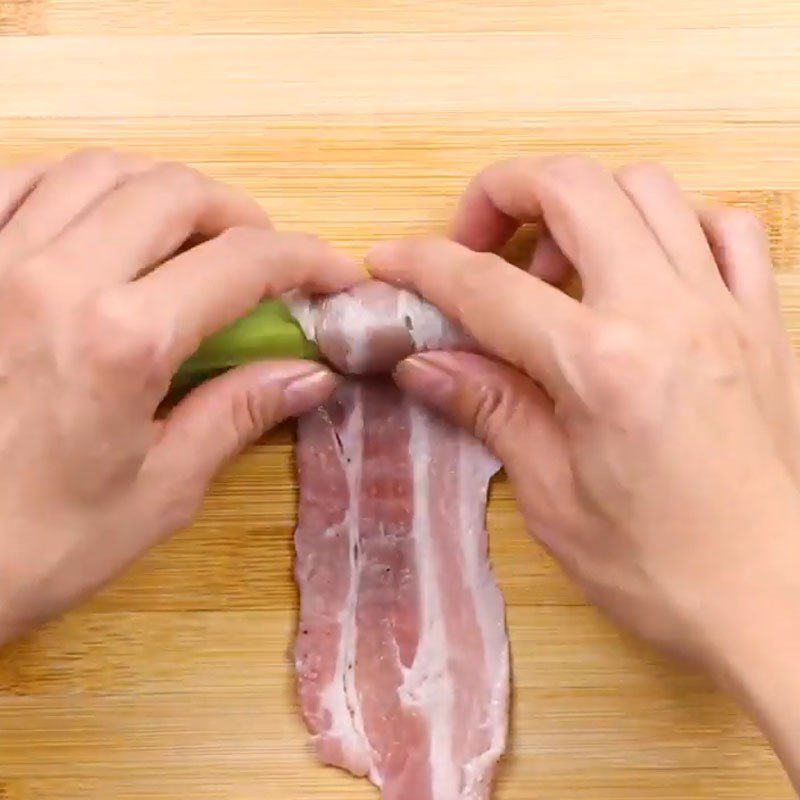 Step 2 Roll the pork for Pork rolled with okra in honey sauce