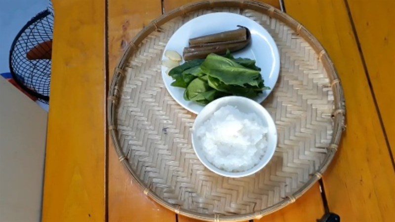 Ingredients for eel porridge with bok choy, eel porridge with spinach