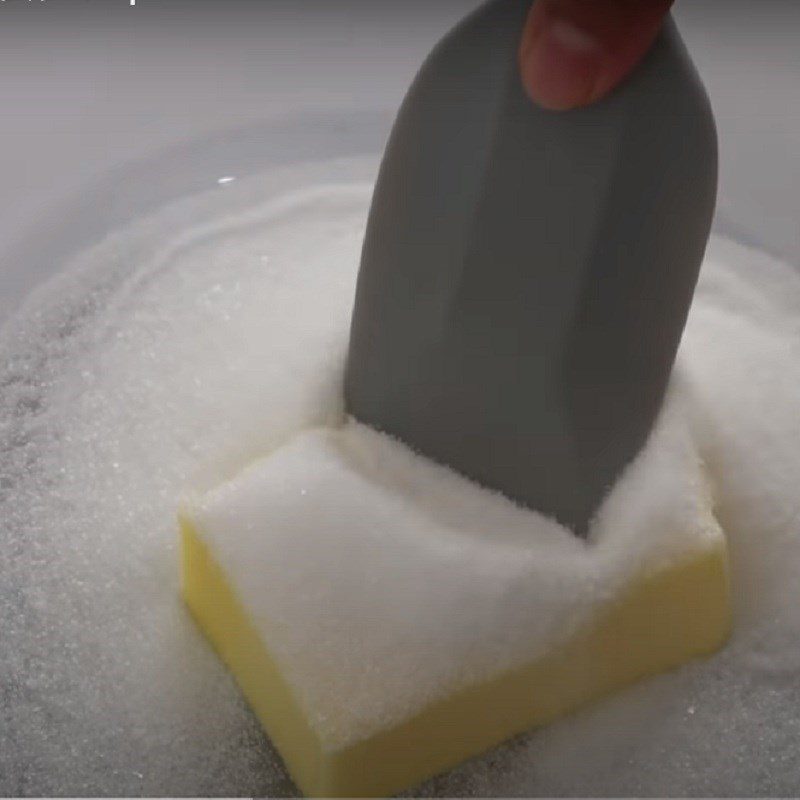 Step 2 Whip the butter and egg mixture Mango Chestnut Sponge Cake