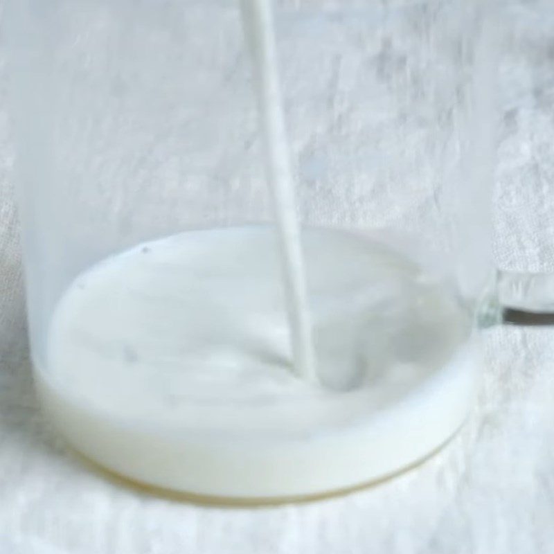 Step 2 Frothing milk Iced cocoa milk