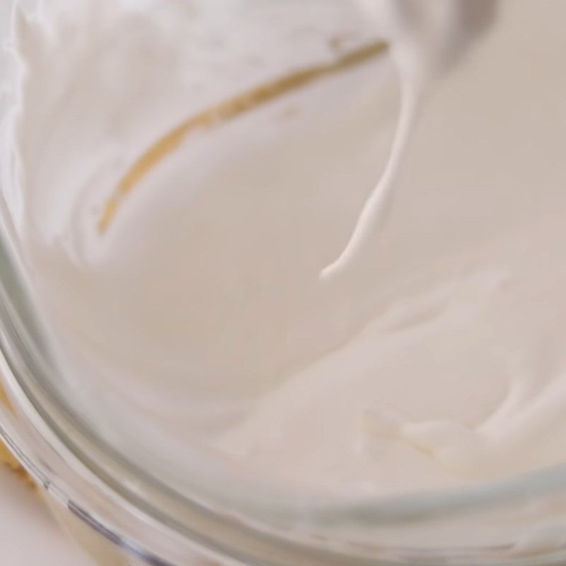 Step 6 Whipping heavy cream for caramel milk pudding